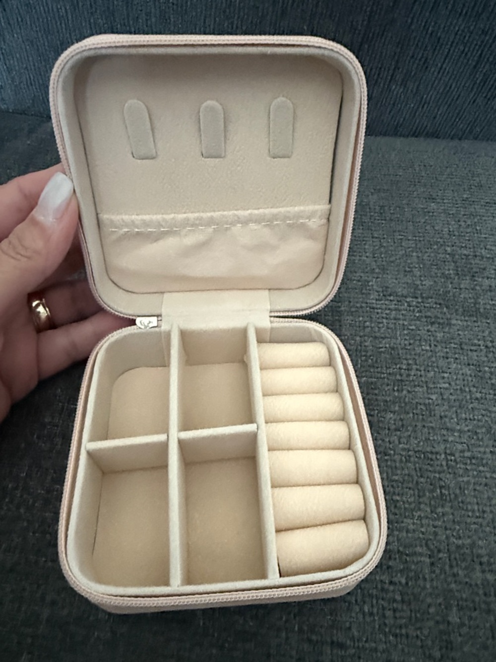 Plunder Compact Jewelry Case in Light Pink and Cream